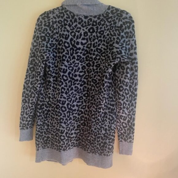 LOFT Cheetah Print Sweater/Cardigan Color Black and Grey Size X-Small NWT - Picture 3 of 6